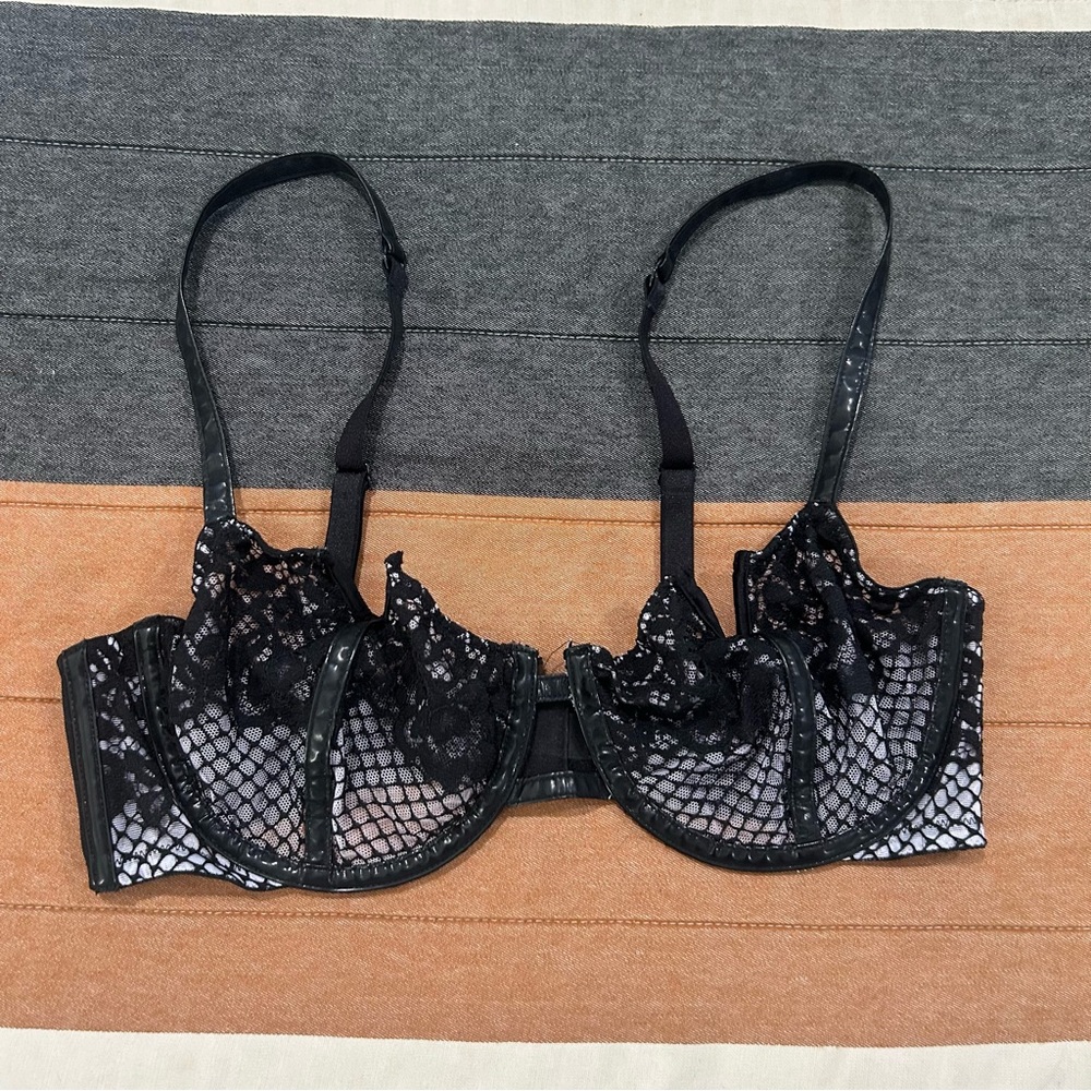 Victoria's Secret Very Sexy Balconette Bra